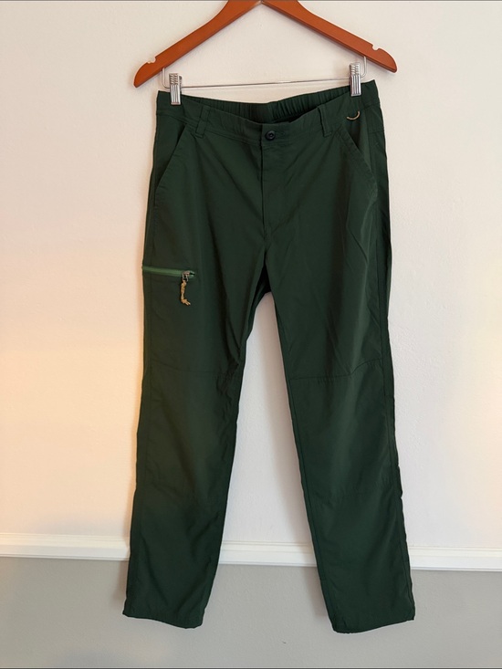 REI Pants - REI Olive Green Cargo Travel Pants